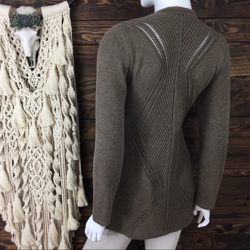 Marl Adam | Knit Sweater Cardigan Open Back‎ Design - Picture 2 of 5